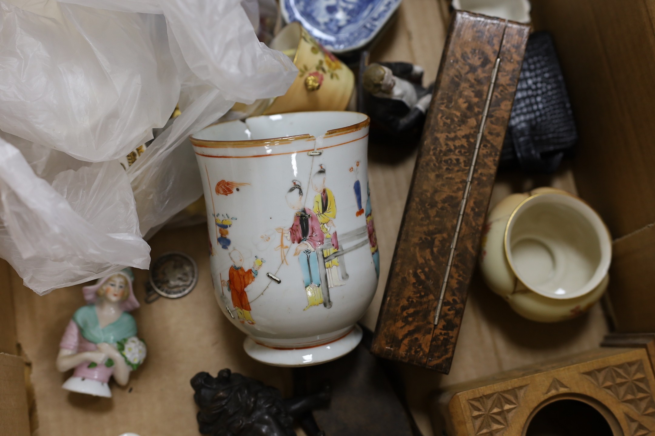 A quantity of mixed collectables including an 18th century Chinese export mug (af), a Hohner harmonica, medals, Worcester etc.